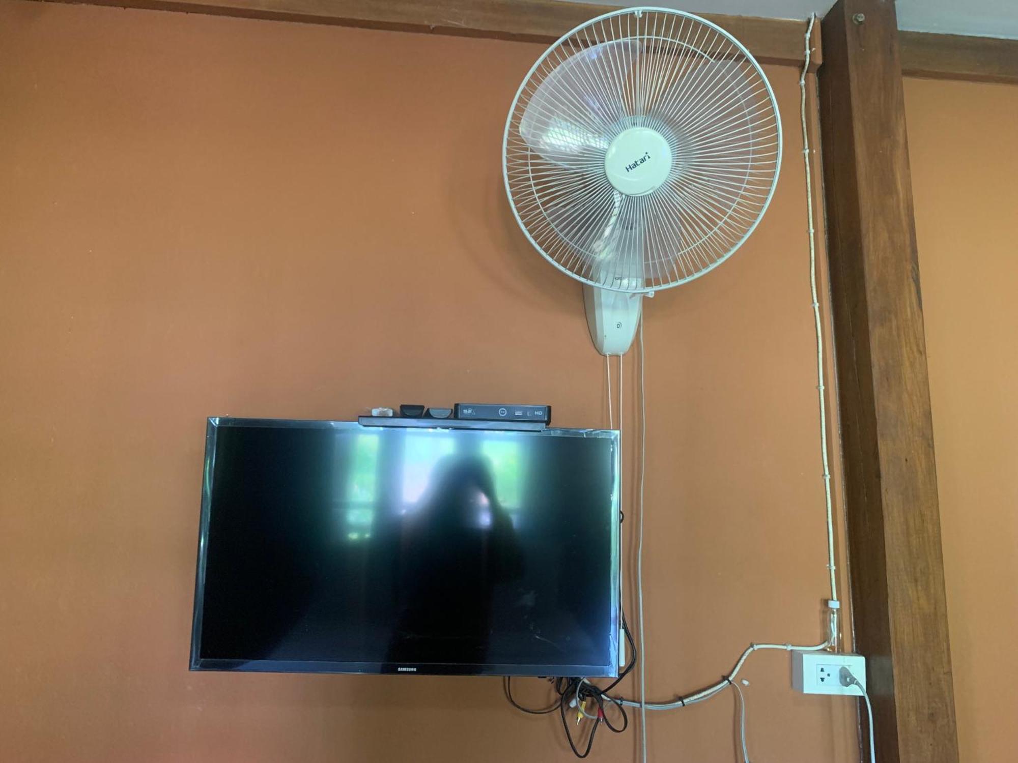Baan Ja Da * Ban Nai Khlong